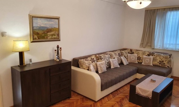 Vrsac Apartamento | Vršac City Center Apartment Overlooking City Hall