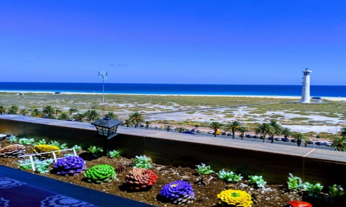 Solana del Matorral Apartamento | Vv.casafaromar 9 teleworking front the beach, Wi-Fi Air /Condt.