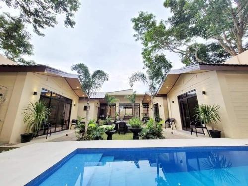 Tagaytay Apartamento | VYU PRIVATE VILLA - TAGAYTAY