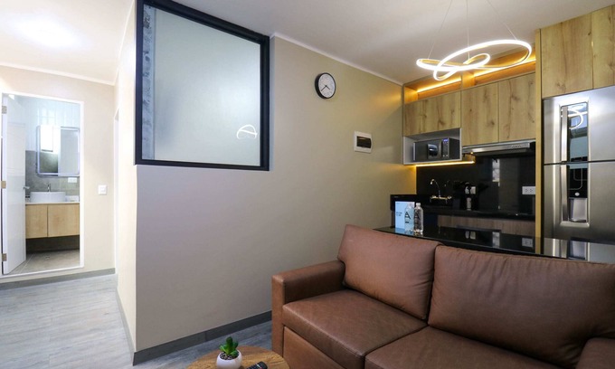 Chacarilla-Santa Cruz Apartamento | w* | Elegant 1BR w/AC in San Isidro