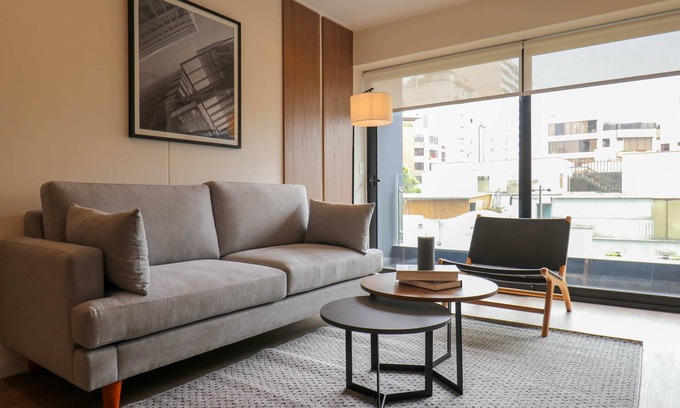 Reducto Apartamento | w Prestigious 2BR w Balcony Near Larcomar