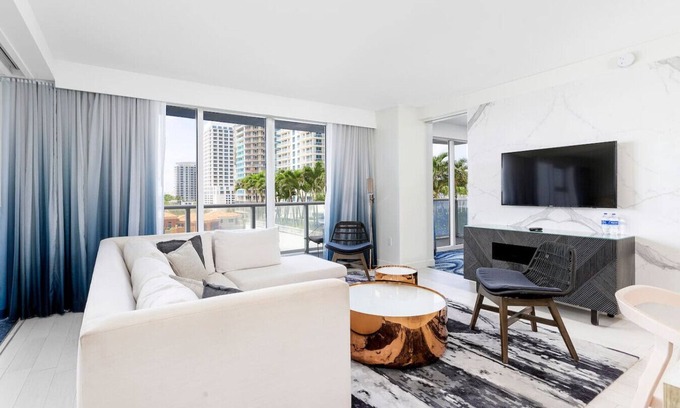 Barrier Island Condominio | W Residences 2 Bed Unit | Beachfront and Luxe Stay