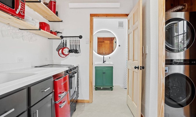 Rapid City Casa | W St. Louis · Guest Suite-Hot Tub-Close to Town