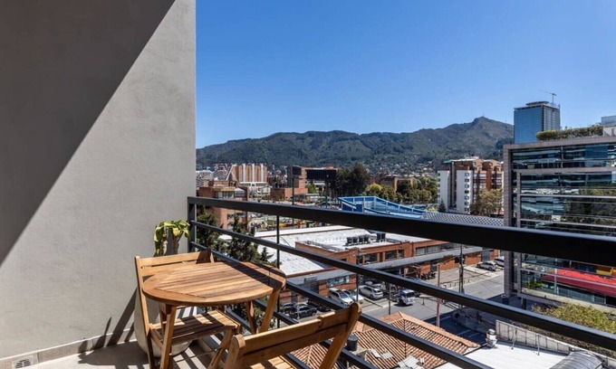 Chico Norte Apartamento | w* | Stylish 1BR w/ Great View in Chicó
