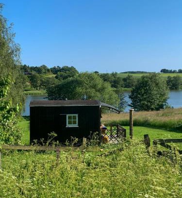 Vester Skerninge Casa | Wagon With View Over Lake Ollerup