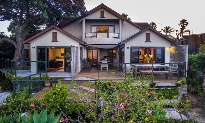 Oneroa Casa | Waiheke Beach Villa Oneroa