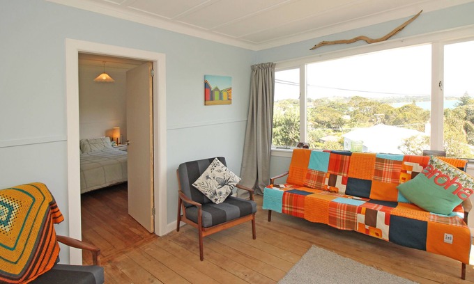 Surfdale Cabaña | Waiheke holiday home