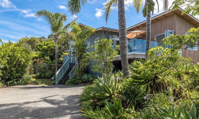 Ostend Casa | Waiheke Oasis – Your Summer Sanctuary