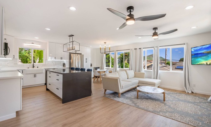 Kaimuki Casa | Waikiki and Diamond Head Views with Modern 3Bed/2Bath