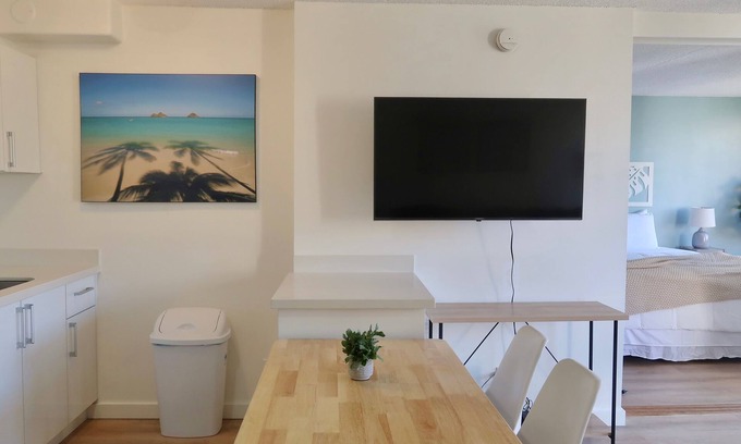 Waikiki Condominio | Waikiki Banyan - Free Parking, AC, Wi-Fi, Conveniently Located
