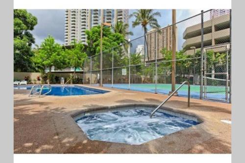 Waikiki Apartamento | Waikiki Studio Steps to Beach-Mall Free Parking-WiFi
