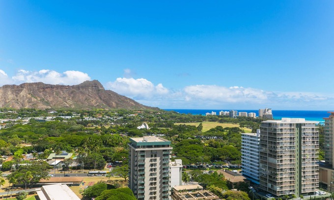 Diamond Head - Kapahulu - St. Louis Apartamento | Waikiki Sunset * Newly Renovated * Parking * Diamond Head Ocean Views *