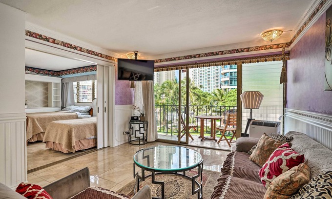McCully - Moiliili Condominio | Waikiki: Walking Distance 30 Night Minimum