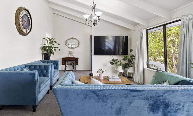 Waiwera Casa | Waiwera Retreat - Hibiscus Coast Holiday Home