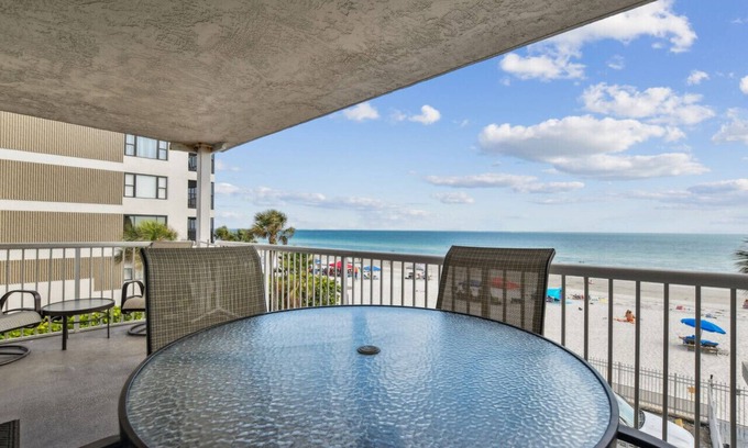 Redington Beach Condominio | Wake Up to Gulf Views|2BR 2BA at Seaview 201|SUMMER OPENINGS AVAILABLE