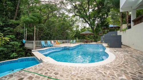 La Vega Province Casa | Wake Up To Sweeping Misty Hills Views