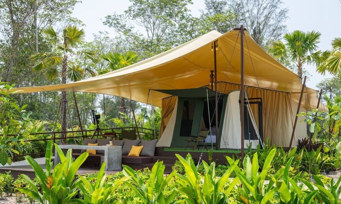Mae Pim Alquiler De RV | Wake Up to the Sound of Waves – Cozy Beachfront Glamping