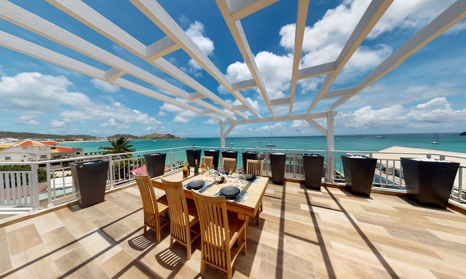 Grand Case Apartamento | Walee Beach Penthouse 2 br top roof in Grand Case Beach, pool, free parking