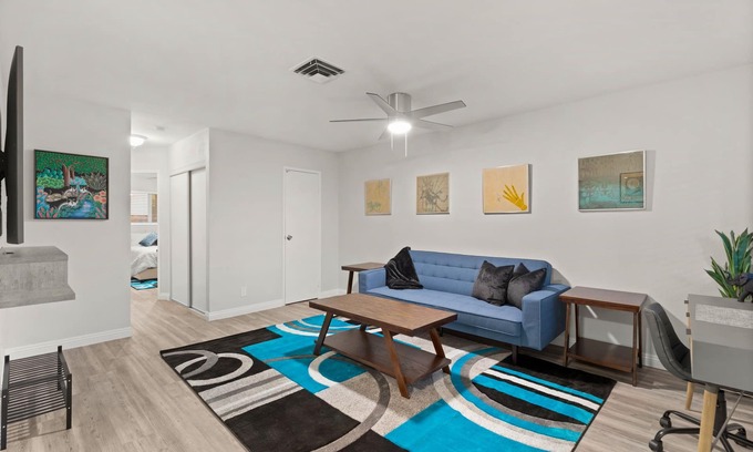 Downtown Las Vegas Apartamento | Walk Downtown Las Vegas 875sf 2BR/1BA Fremont St Arts District 8min to The Strip