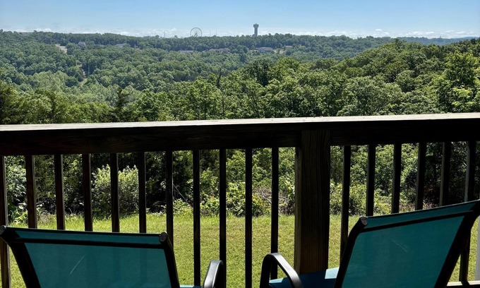 Branson Condominio | Walk-In Level Close to SDC and Table Rock Lake Family Friendly Condo in Branson