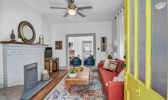 Columbia Casa | Walk or bike to Noma or Main Street district from this fun & peaceful retreat.