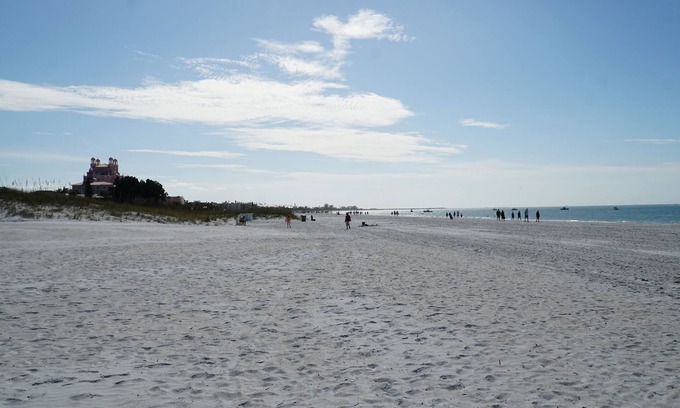 Belle Vista Complejo | Walk out to the Beach from your 2 Bedroom Condo or swim in the pool. Sleeps 6