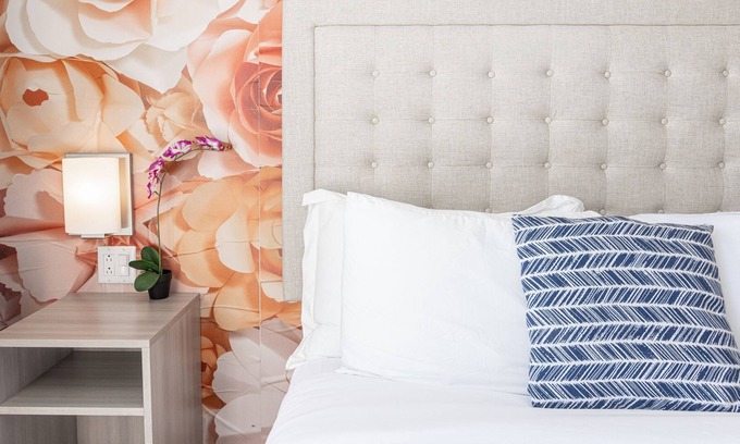 Old Town Casa | Walk to All in Old Town. Fast WiFi. Parking. Cable - Discounts For Longer Stays