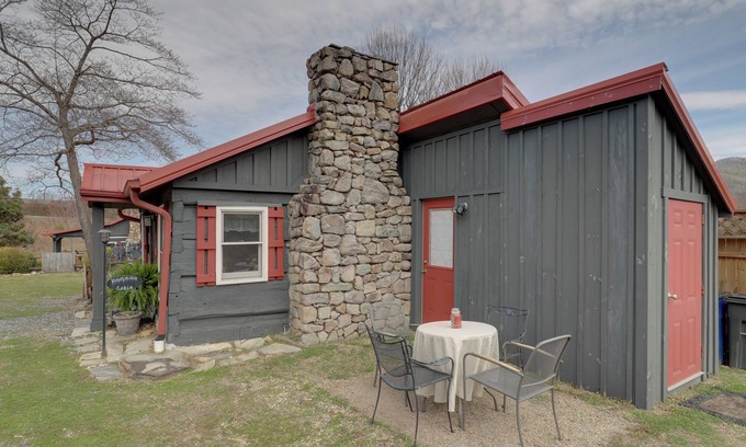 Hot Springs Apartamento | Walk to Appalachian Trail: Hot Springs Getaway!