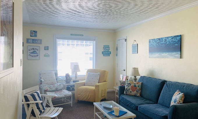 Northeast Virginia Beach Condominio | A pie de playa HERMOSO 2BR 1BA condominio