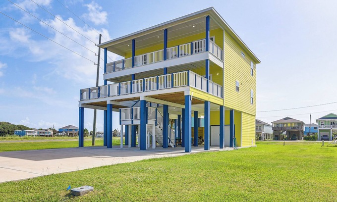 Galveston Casa | Walk to Beach: Group Getaway in Galveston!