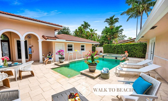 17th Street Causeway Casa | Walk to Beach/Heated Pool/Serenity at its Finest/Orchid Key/Residences