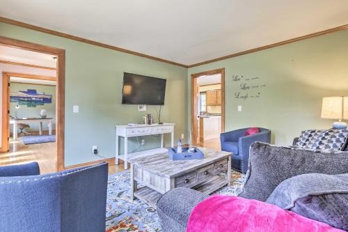 Buzzards Bay Casa | Walk to Beach on Buzzards Bay Onset Home with Deck!