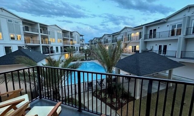 Port St. Joe Condominio | Walk to beach! Resort amenities incl pool & gym!