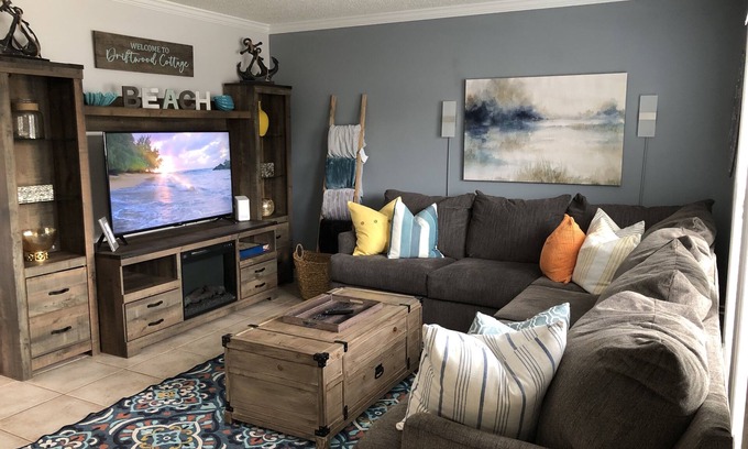 Fernandina Beach Casa | Walk to beach. Perfect for families & couples. Pool & tennis onsite.