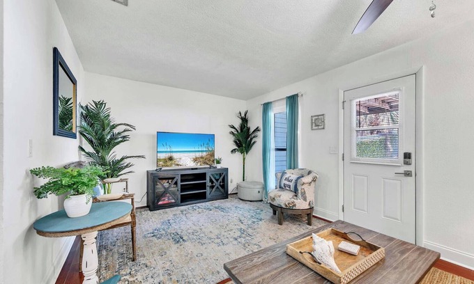 Open Sands Casa | ☀️Walk to Beach-Great Location-2BR-Sandpiper Philosophy☀️