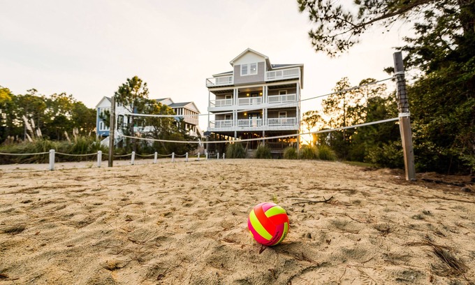 Salvo Casa | Outerbanks - Views - Hot Tub - Heated Pool - 2026 Bookings Open! Dog Friendly