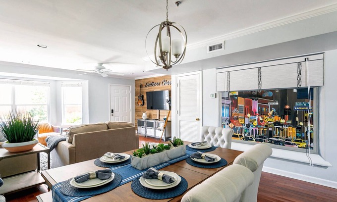 Rutledge Hill Casa | Walk To Broadway-Charming Modern-Historic Townhome