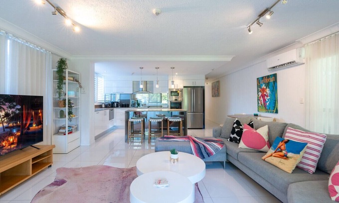 Burleigh Heads Apartamento | La mejor ubicación en GC, justo enfrente del Burleigh Pavilion, Rick Shores y más