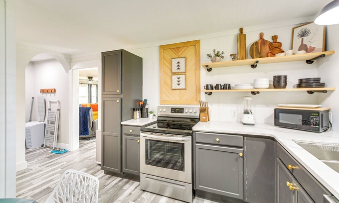 Hot Springs Cabaña | Walk to Casino: Home w/ Deck in Hot Springs!