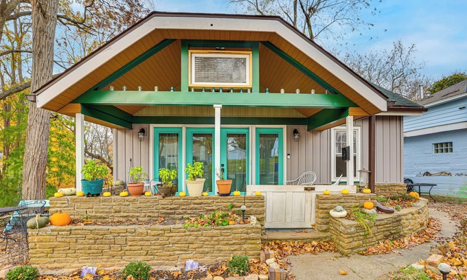 Wisconsin Dells Casa | Walk to Downtown: Eclectic Wisconsin Dells Home