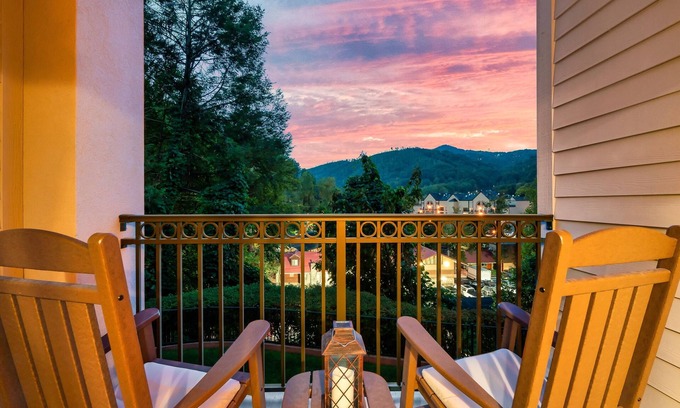 Gatlinburg Condominio | Walk to Downtown Gatlinburg! Cozy Condo near Convention Center & Hiking Trails!