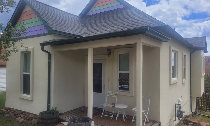 Cripple Creek Casa | Immaculate! 2 bed 2 bath One Block to Downtown, Mnt View, Deck-Grill-Wildlife