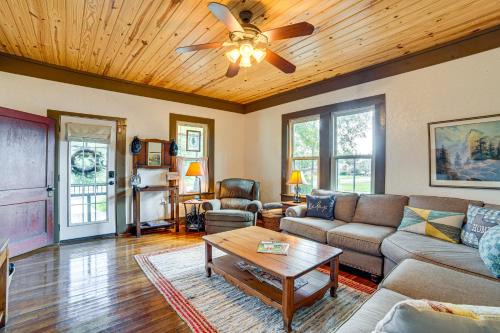 Winnsboro Casa | Walk to Downtown Winnsboro Historic Home!