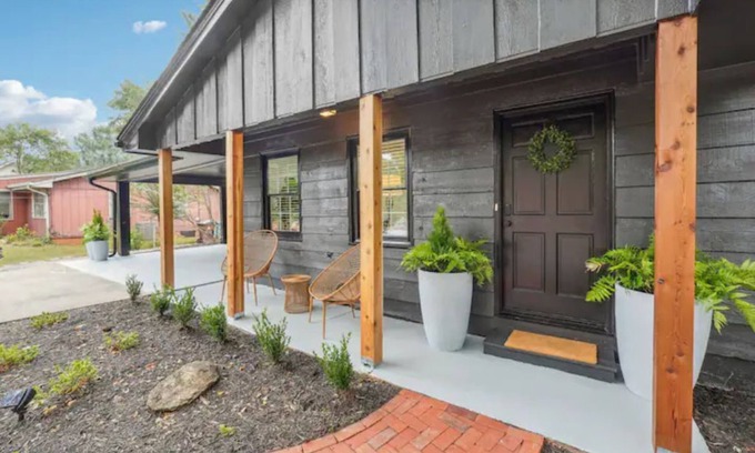 Alpharetta Casa | WALK to DT Alph - NEWLY Renovated
