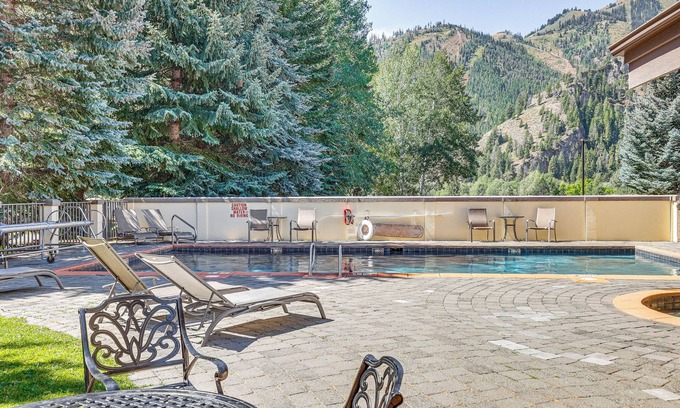 Ketchum Condominio | Walk to Dtwn Ketchum: Mtn-View Condo, Pool Access