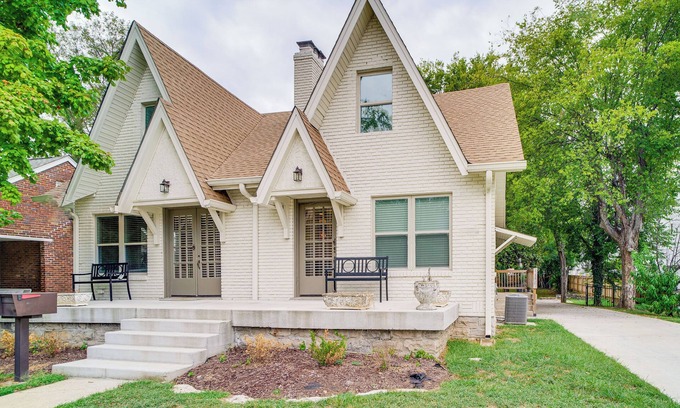 Maxwell Casa | Walk to Five Points: East Nashville Home w/ Yard!