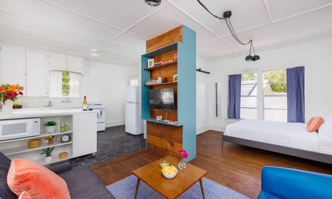 Hyde Park Apartamento | Walk to Food, Fast Wifi | Pastel Studio - Portoro