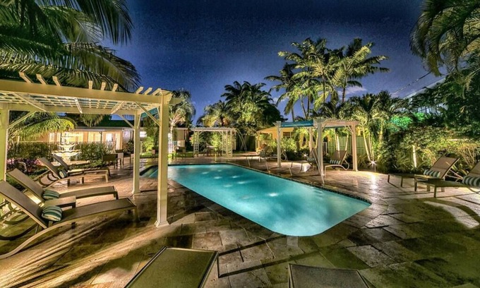 Wilton Manors Apartamento | Suite de lujo amueblada de 1 dormitorio con piscina y terraza