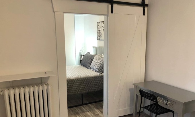 Fairview Apartamento | Walk to Granville Island, walk to the beach