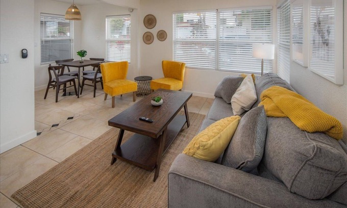 Old Town Cabaña | Walk to Historic Old Town San Diego, cute 1 bedroom 1 bath, single story home.